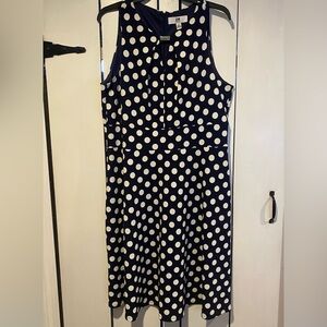 Chic Polka Dot Midi Dress in Navy and White